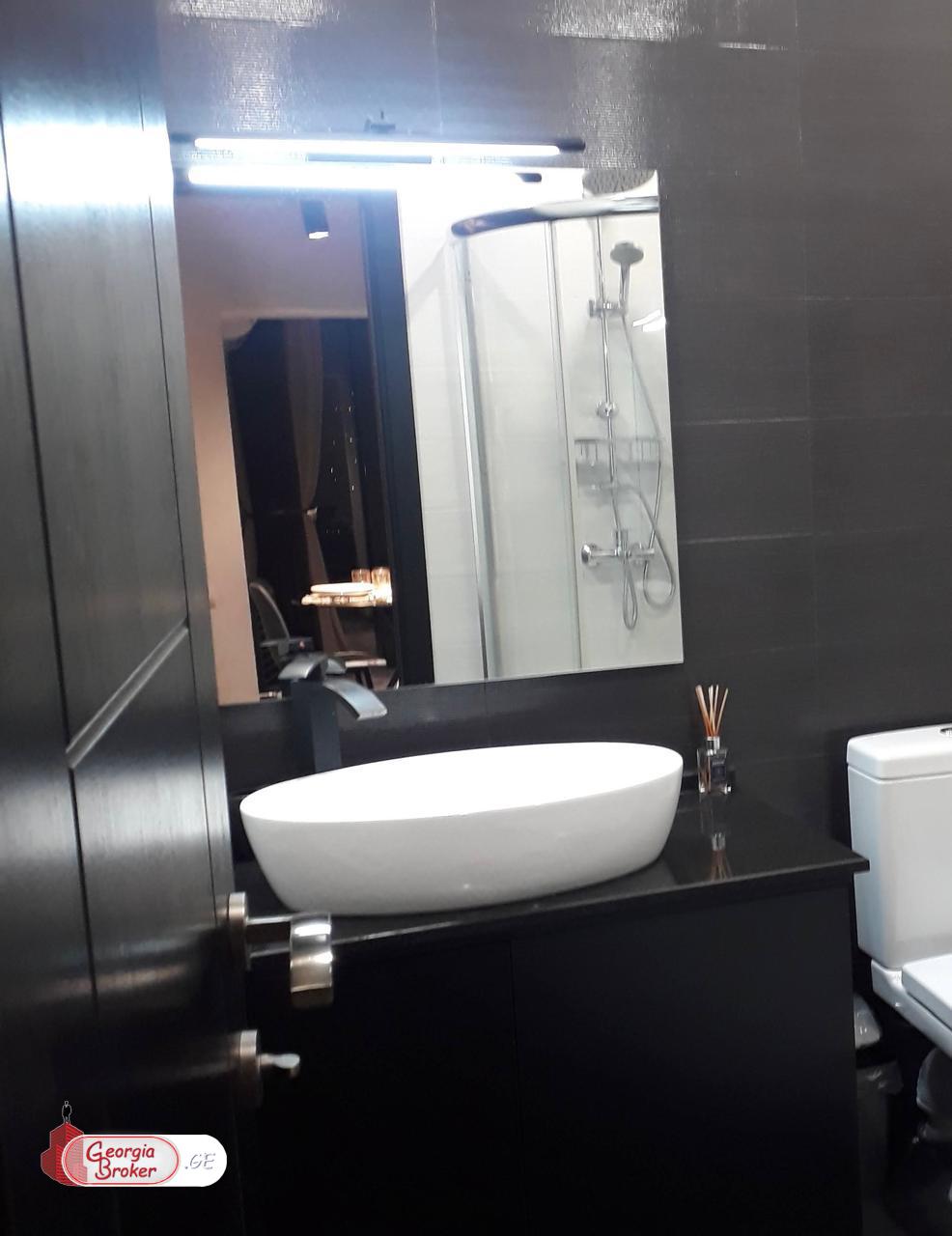 ქირავდება ახალი გარემონტებული 2 ოთახიანი ბინა ვერაზე